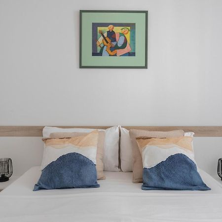 Sunny 1Bdr With Balcony & Parking Appartement Zagreb Buitenkant foto