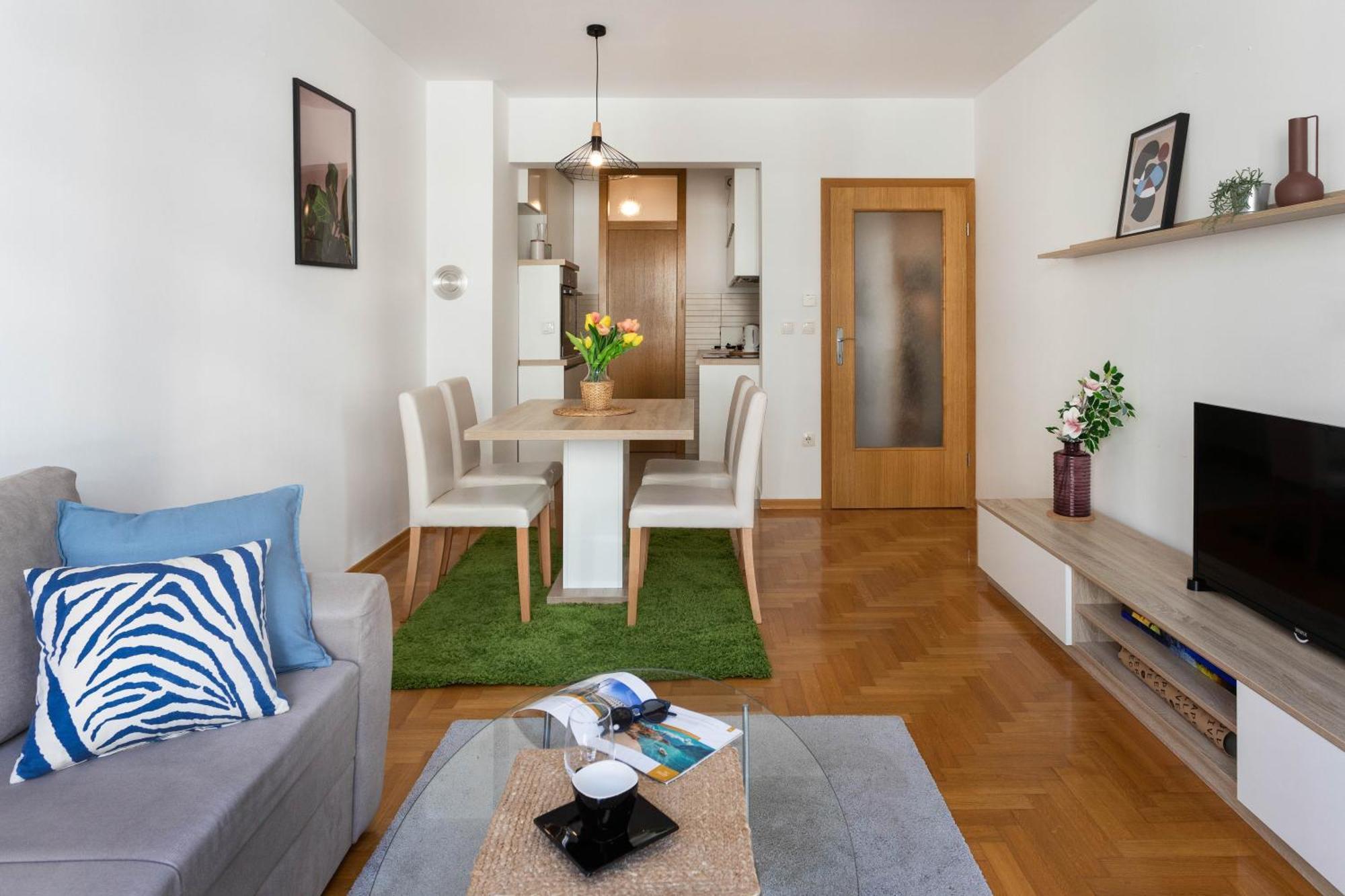 Sunny 1Bdr With Balcony & Parking Appartement Zagreb Buitenkant foto